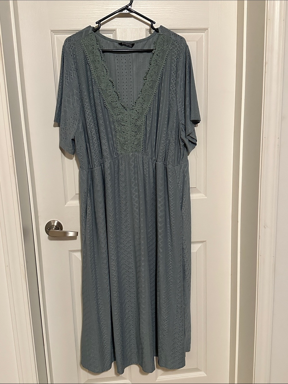BloomChic Dusty Teal Lace-Trim V-Neck short sleeved Midi Dress